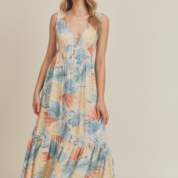 Lush Dresses & Skirts - NWT Lush Tropical Maxi Dress